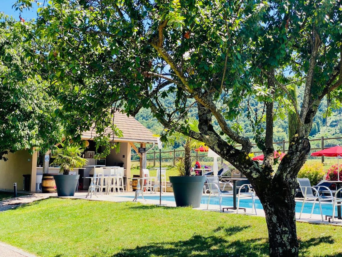 Domaine De Suzel Hotel Vignieu Exterior foto